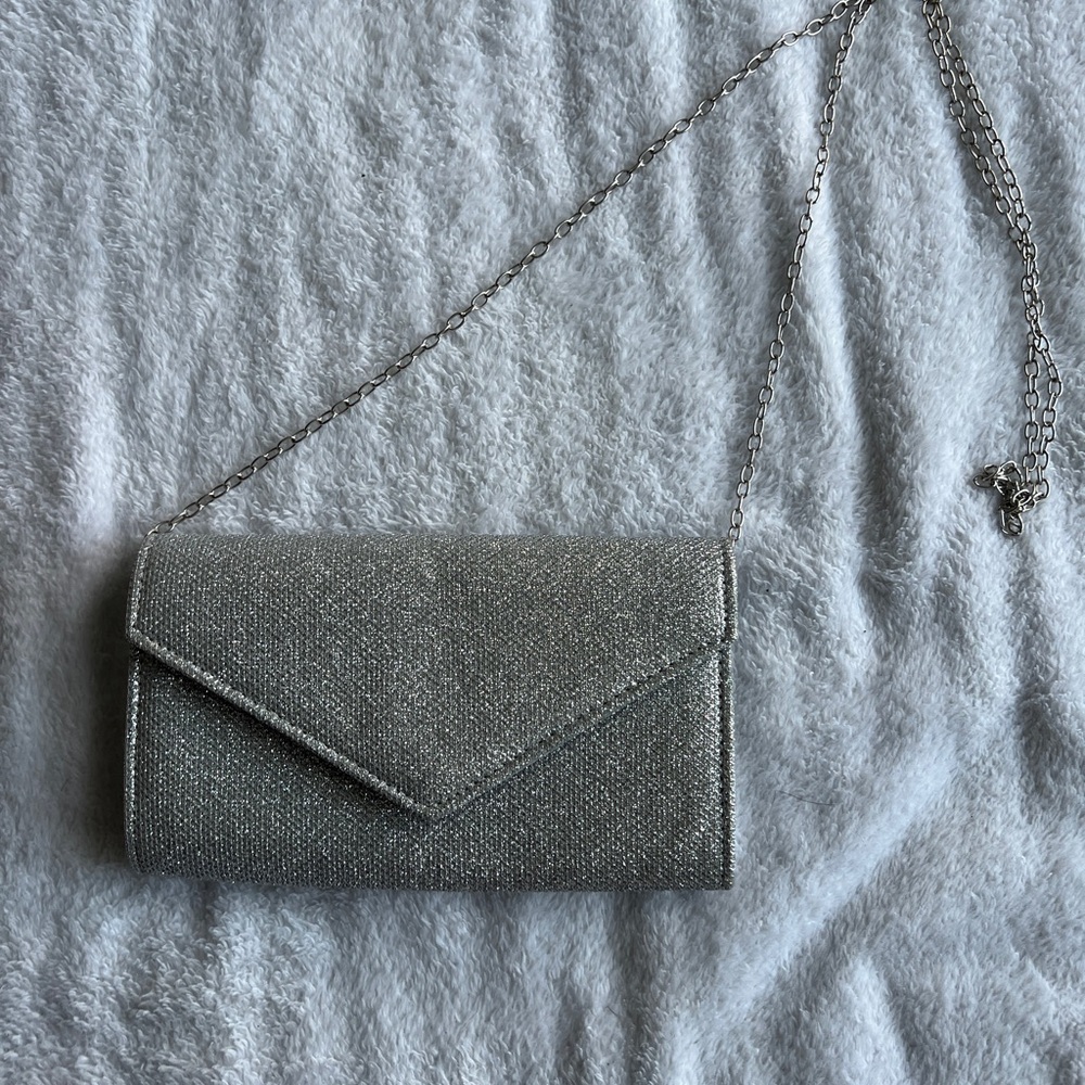 Elegant Silver Chain Shoulder Bag